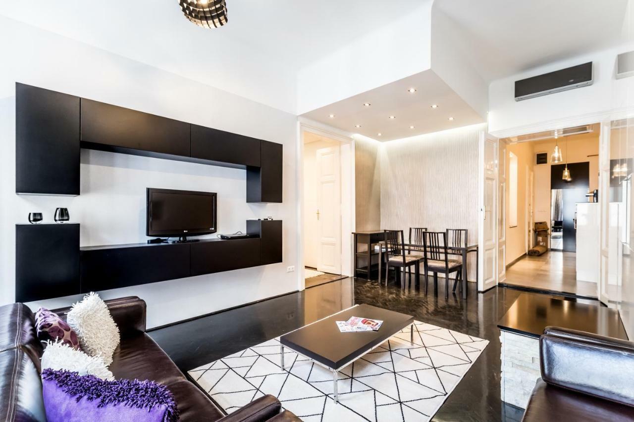 Bpr B&W Elegant Home Budapest Exterior photo